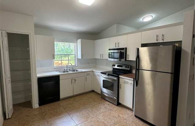 4025 10th Avenue NE Gallery 2