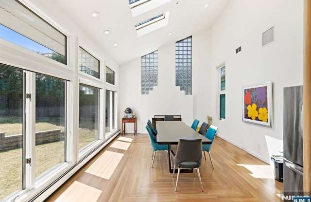 1 Hemlock Drive Gallery 4