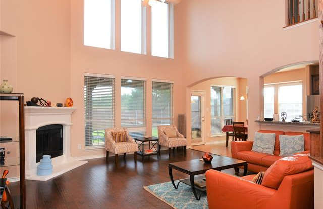 2375 Mackinac Drive Gallery 3