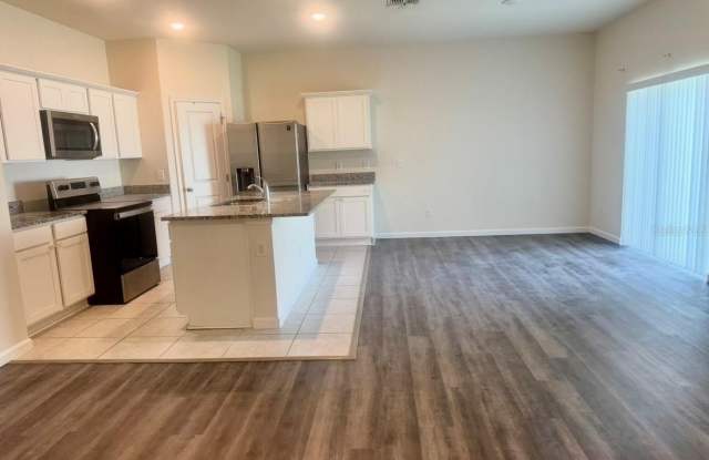 2257 LITCHFIELD Loop Gallery 3