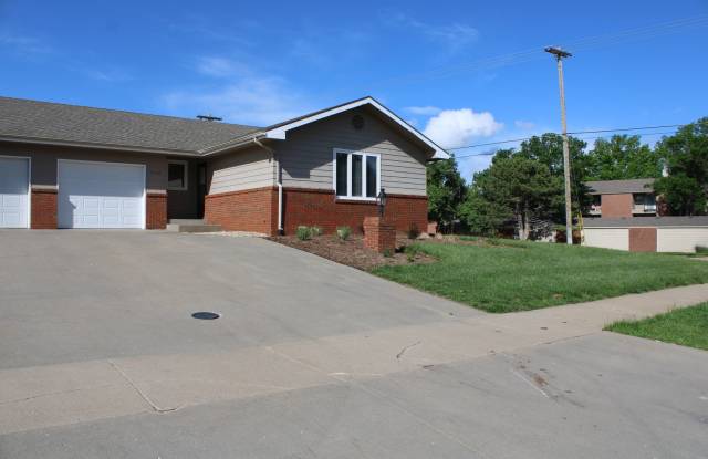 Full Unfinshed Basement photos photos