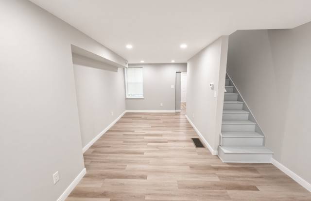 ⭐⭐⭐ NEWLY RENOVATED 3 BEDROOM AND 1.5 BATH HOME LOCATED IN NORTHEAST'S WISSINOMING AREA! Gallery 3