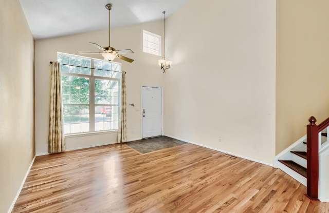 Evolve Real Estate: Meticulous Executive 4 Bedroom Plus Finished Basement Available IMMEDIATELY! Gallery 3