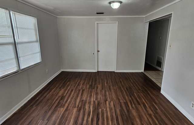 9042 7TH Avenue Gallery 4
