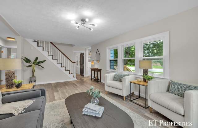 3962 Ivanrest Avenue SW Gallery 2