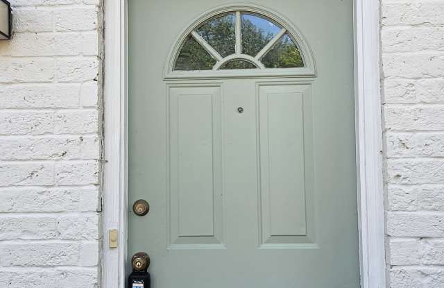 5015 Meandering Lane - A Gallery 2
