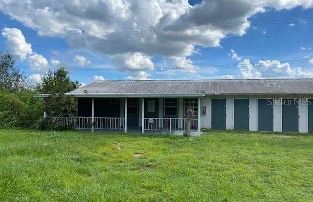 1018 NE CANAL AVENUE photos photos