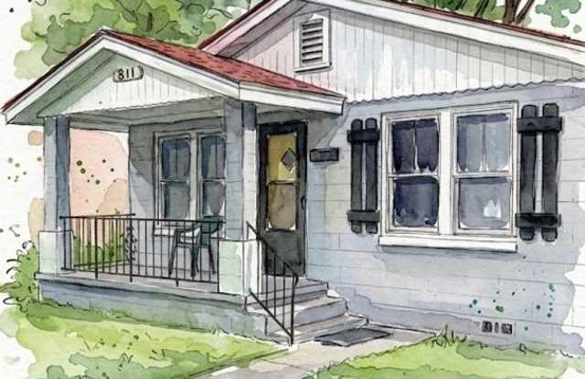 Charming 2-bedroom/1-bath bungalow in Midtown Savannah Gallery 1