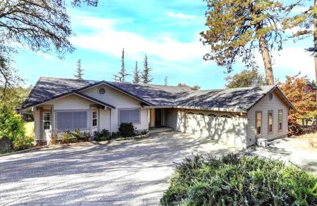 Golf Course 3/2 home in Lake Wildwood, Penn Valley, CA photos photos