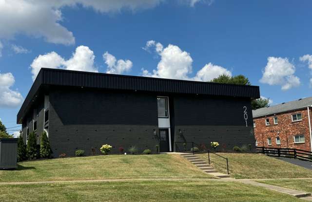 The Edge at Lakeshore - 2 bedrooms, 1 bath - 201 Lakeshore Drive, Lexington, KY 40502