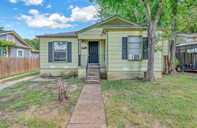 Spacious 3 bed/1 bath rental - Available Now! photos photos Spacious 3 bed/1 bath rental - Available Now! photos photos