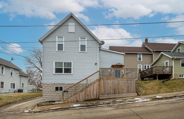 778 W. 8th - 778 West 8th Street, Dubuque, IA 52001