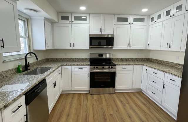 Charming Remodeled 3BR Home with Modern Finishes and Spacious Fenced in Yard photos photos