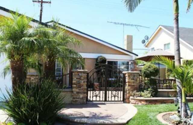 6058 Pitcairn Street Gallery 2