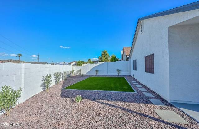 1440 E RENEE Drive Gallery 4