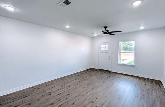 101 Chestnut Cir Gallery 2