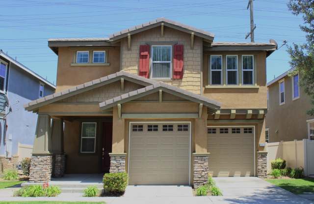 Large 4 Bedroom, 3 Bathroom Located near LLUMC Gallery 1