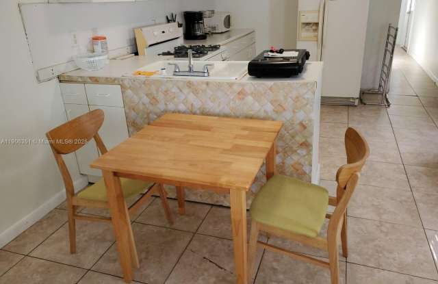 13101 SW 14 St photos photos