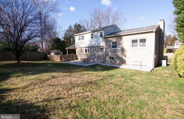 6923 POPPY DRIVE Gallery 2