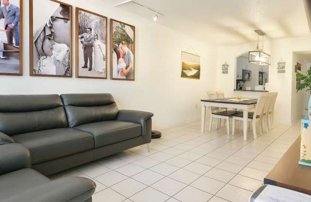 2200 Northwest 78th Avenue Gallery 3