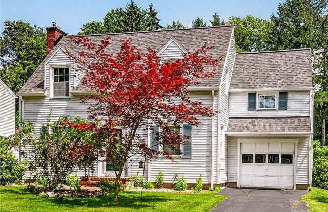 82 Clovercrest Drive Gallery 2