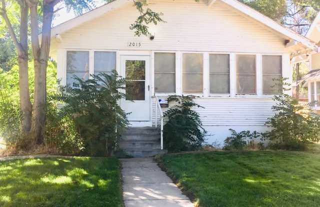 ***NO LONGER ACCEPTING APPLICATIONS*** BIG 4 bedroom, 2 Bath Close to UNC - 2015 7th Avenue, Greeley, CO 80631