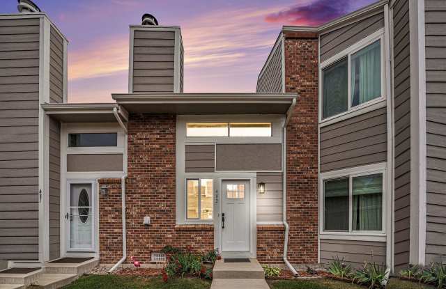 1 Bed 1.5 Bath, 1 Car Attached Townhome in Lake Arbor Arvada!! photos photos