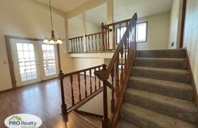 3 Bedroom Home in Maple Grove photos photos