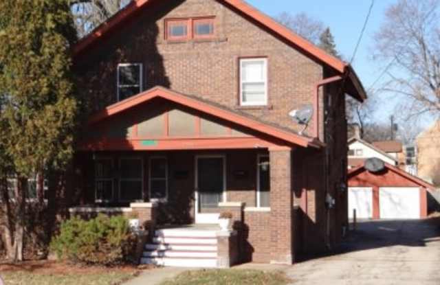 2234 Broadway St - 2 photos photos