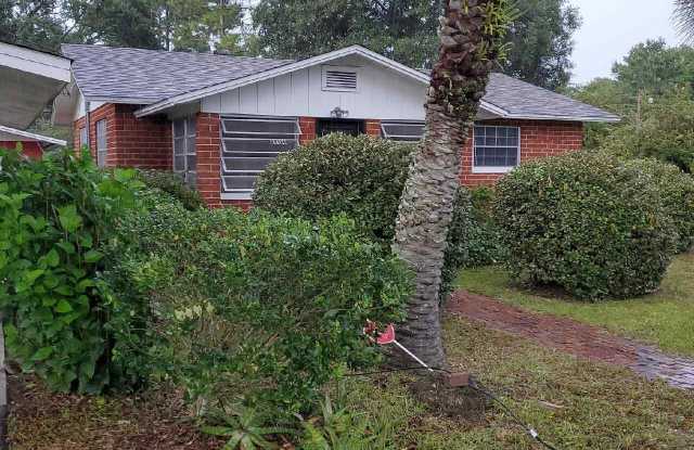 85139 RADIO AVE - 85139 Radio Avenue, Yulee, FL 32097