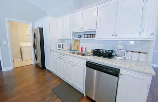 12005 Greenleaf Drive Southeast Gallery 3