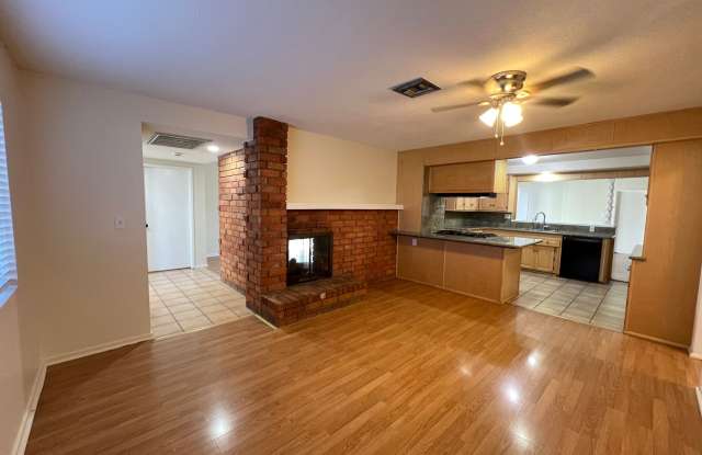 Large 2 Story: 5 Bedroom 5 Bath Pool Home With Family Room, photos photos