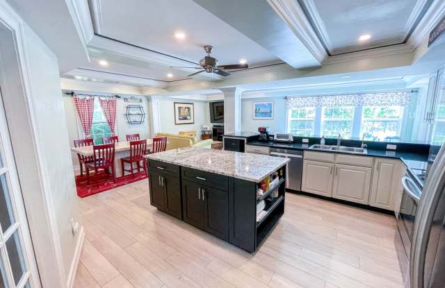 ***SPACIOUS 5-BEDS/3 BATHS***SINGLE FAMILY HOME***ANNUAL FURNISHED***NO HOA-QUCIK MOVE-IN*** - 6130 Painted Leaf Lane, Collier County, FL 34116