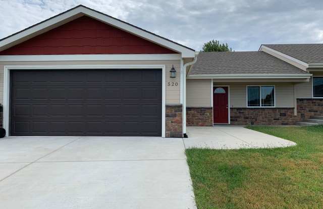 SUPER CUTE DUPLEX ON THE WEST SIDE OF TOWN! photos photos