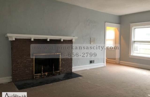 1816 East 75 Terrace Gallery 4