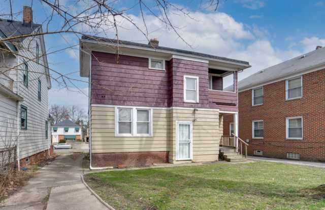 Charming University Heights Single Family Home Gallery 4