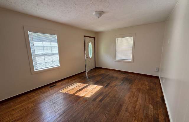 Conveniently located 2 bedroom 1 bath in Maryville Gallery 2