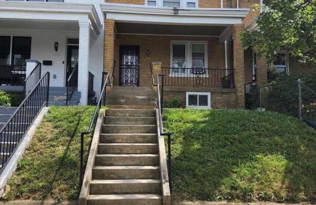 424 FARRAGUT Street NW - 424 Farragut Street Northwest, Washington, DC 20011 424 FARRAGUT Street NW - 424 Farragut Street Northwest, Washington, DC 20011