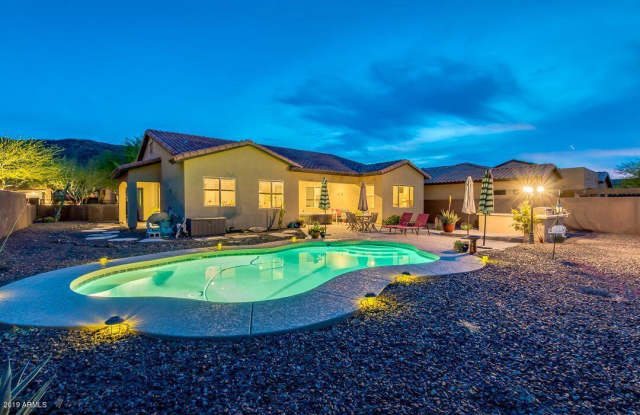 2330 E SAMANTHA Way - 2330 East Samantha Way, Phoenix, AZ 85042