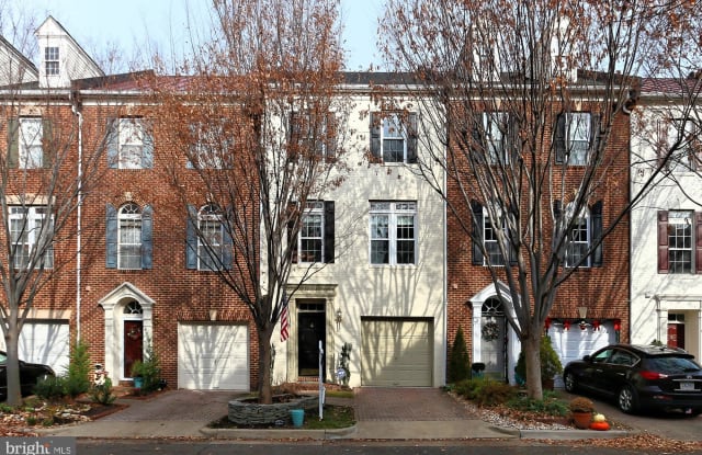 4919 WAPLE LANE - 4919 Waple Lane, Alexandria, VA 22304