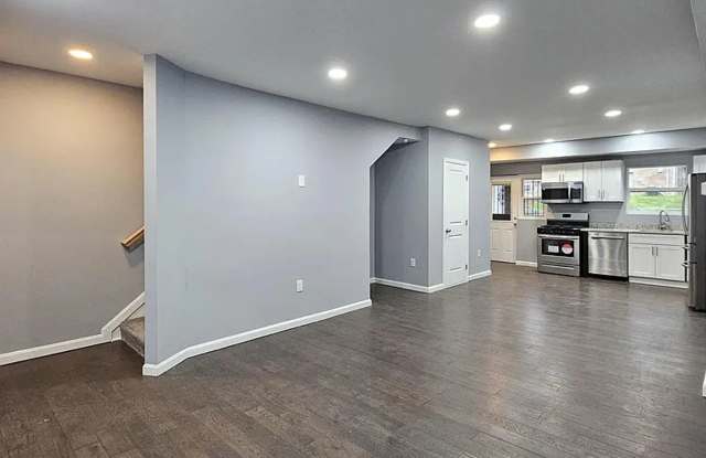 Newly Renovated Anacostia Home with backyard space photos photos