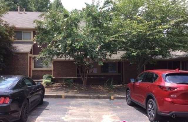 67 Country Place Ct - 67 Country Place Court, Alpharetta, GA 30005