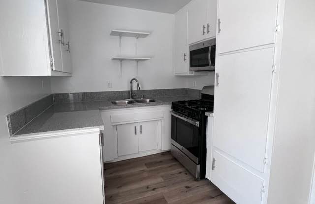 1600 W. 5th St. photos photos