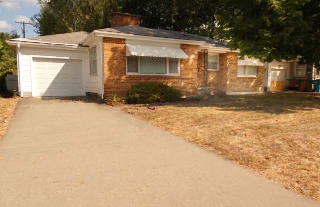 Very nice 3 bedroom house available for rent near Mercy Hospital photos photos