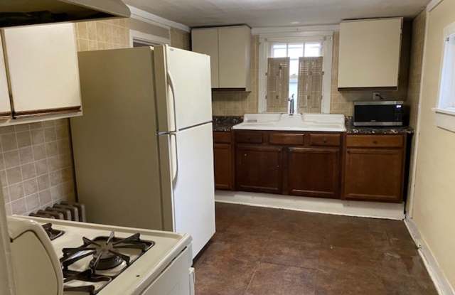 Second Floor 2 bedroom Apartment - 27 South 5th Street, Columbia, PA 17512