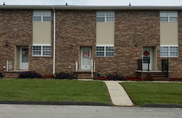 BRICK CONDO OFF VOLUNTEER PARKWAY CONVENIENT TO ALL OF THE TRI-CITIES, Gallery 1