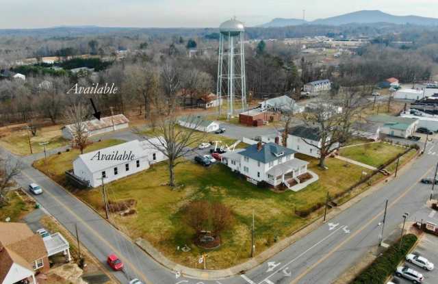 106 N Key Street - 106 North Key Street, Pilot Mountain, NC 27041