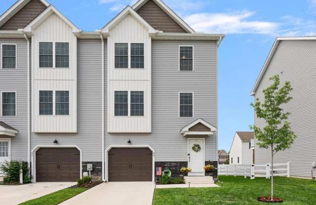 A Beautiful 3 Bedroom End Unit Townhouse photos photos