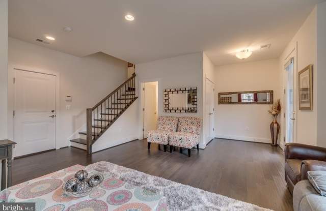 44721 ELLSWORTH Terrace Gallery 4