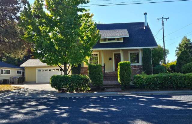 Lovely Lakeport Rental - 1595 North Main Street, Lakeport, CA 95453